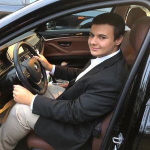 Meet your Posher, Alex